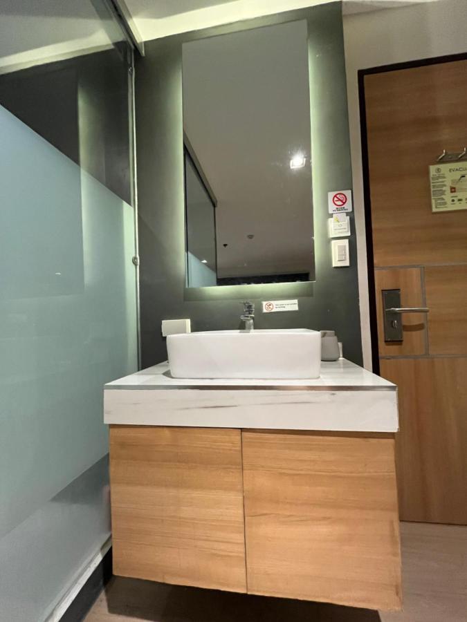 The Upperroom @ Real Suites Bacolod Extérieur photo