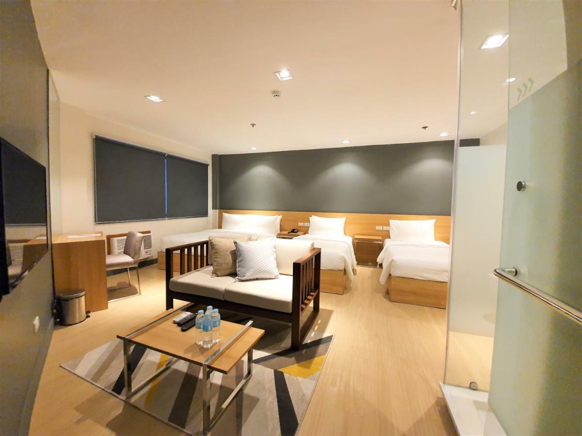 The Upperroom @ Real Suites Bacolod Extérieur photo