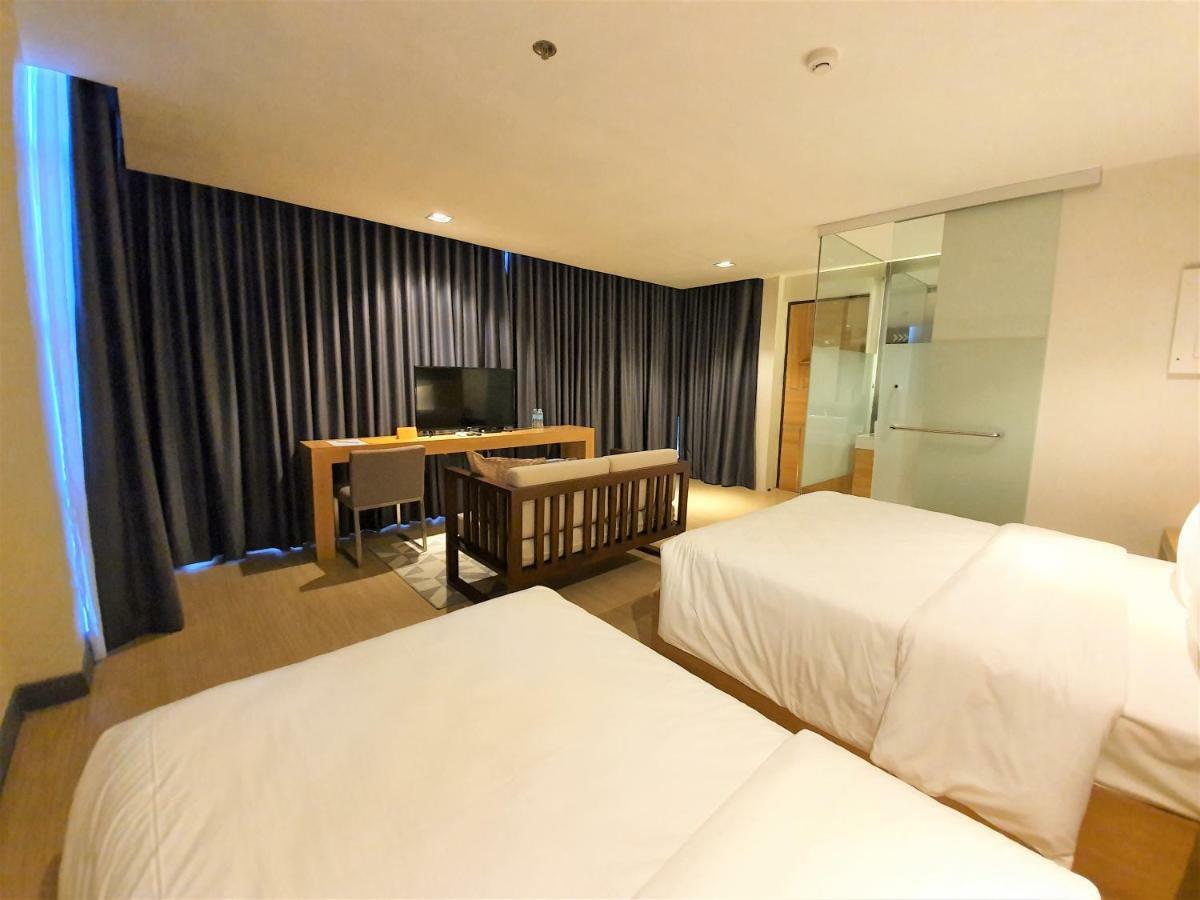 The Upperroom @ Real Suites Bacolod Extérieur photo