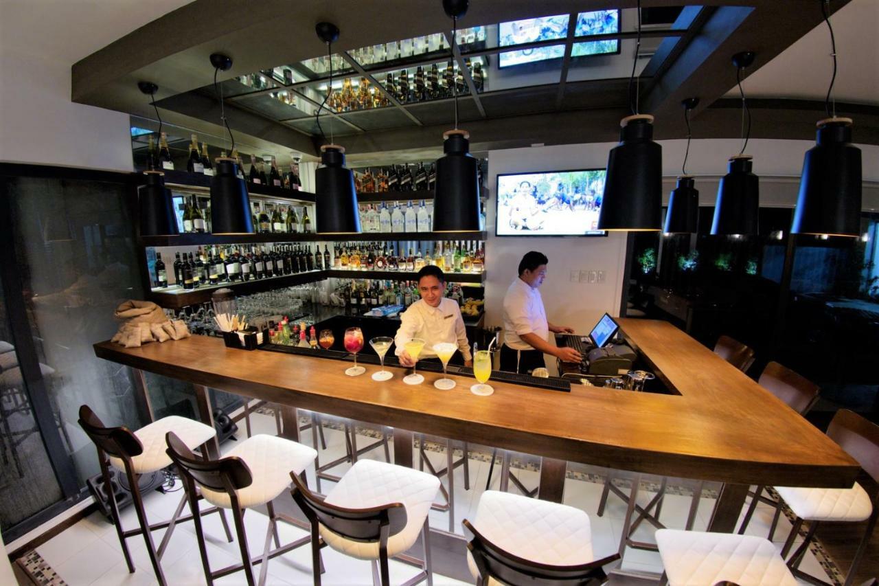 The Upperroom @ Real Suites Bacolod Extérieur photo