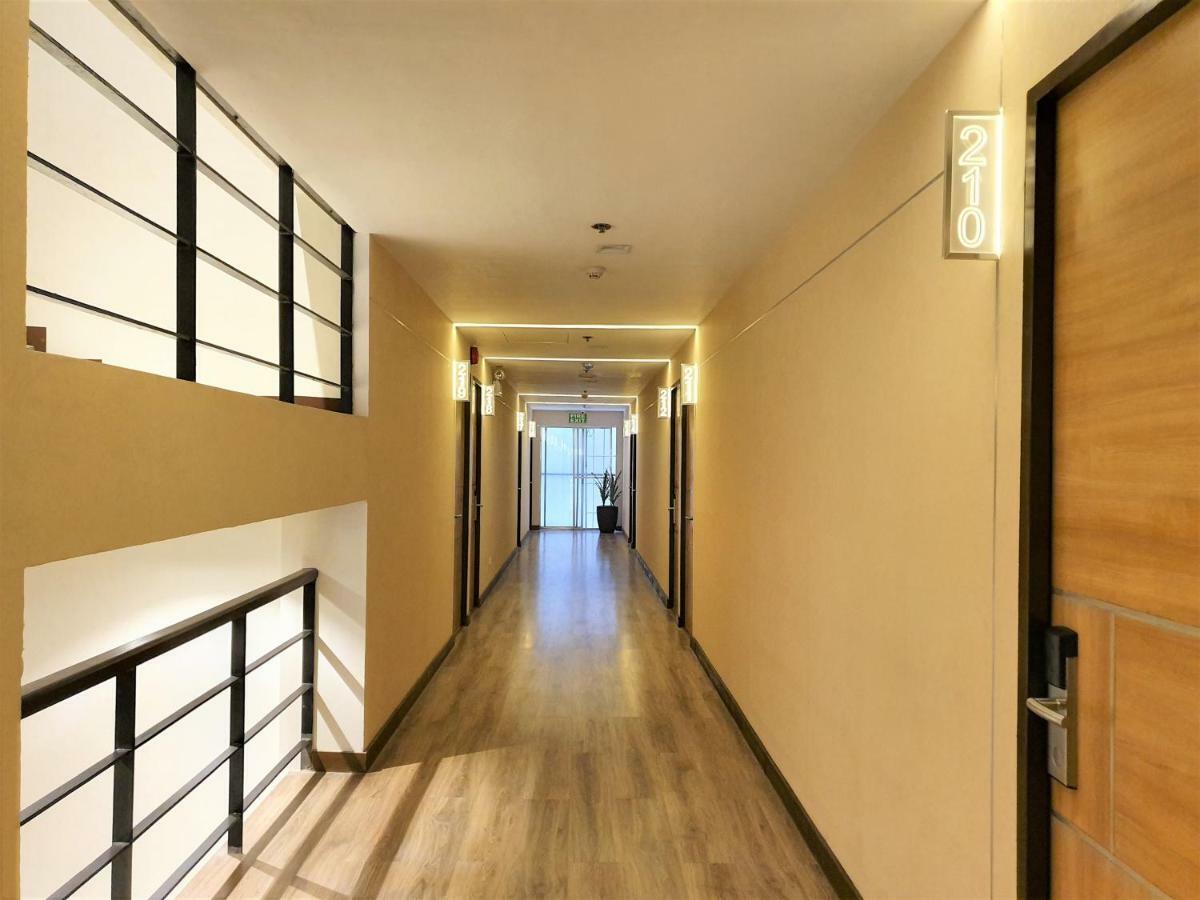 The Upperroom @ Real Suites Bacolod Extérieur photo