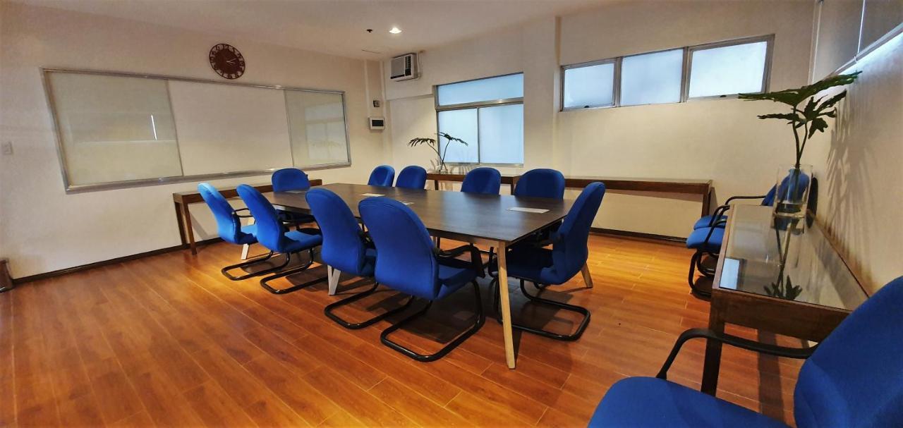 The Upperroom @ Real Suites Bacolod Extérieur photo